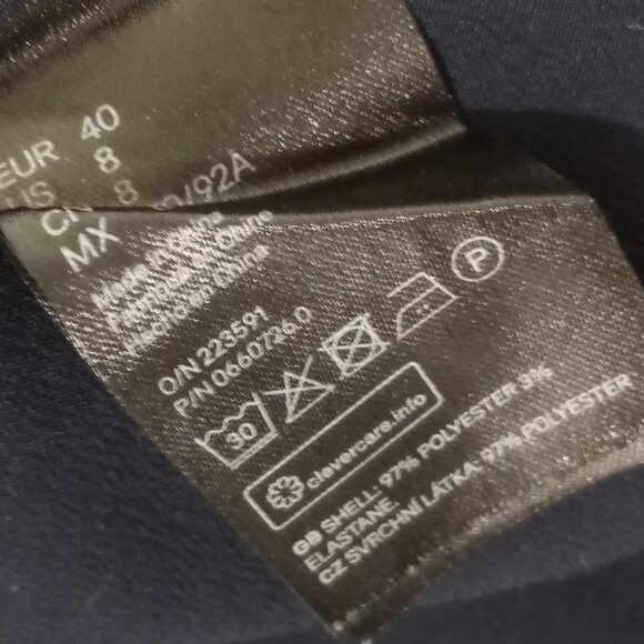 H&M CLASSIC V-NECK SHORT SLEEVE DARK BLUE TOP WOMEN SIZE 8 - Picture 6 of 7